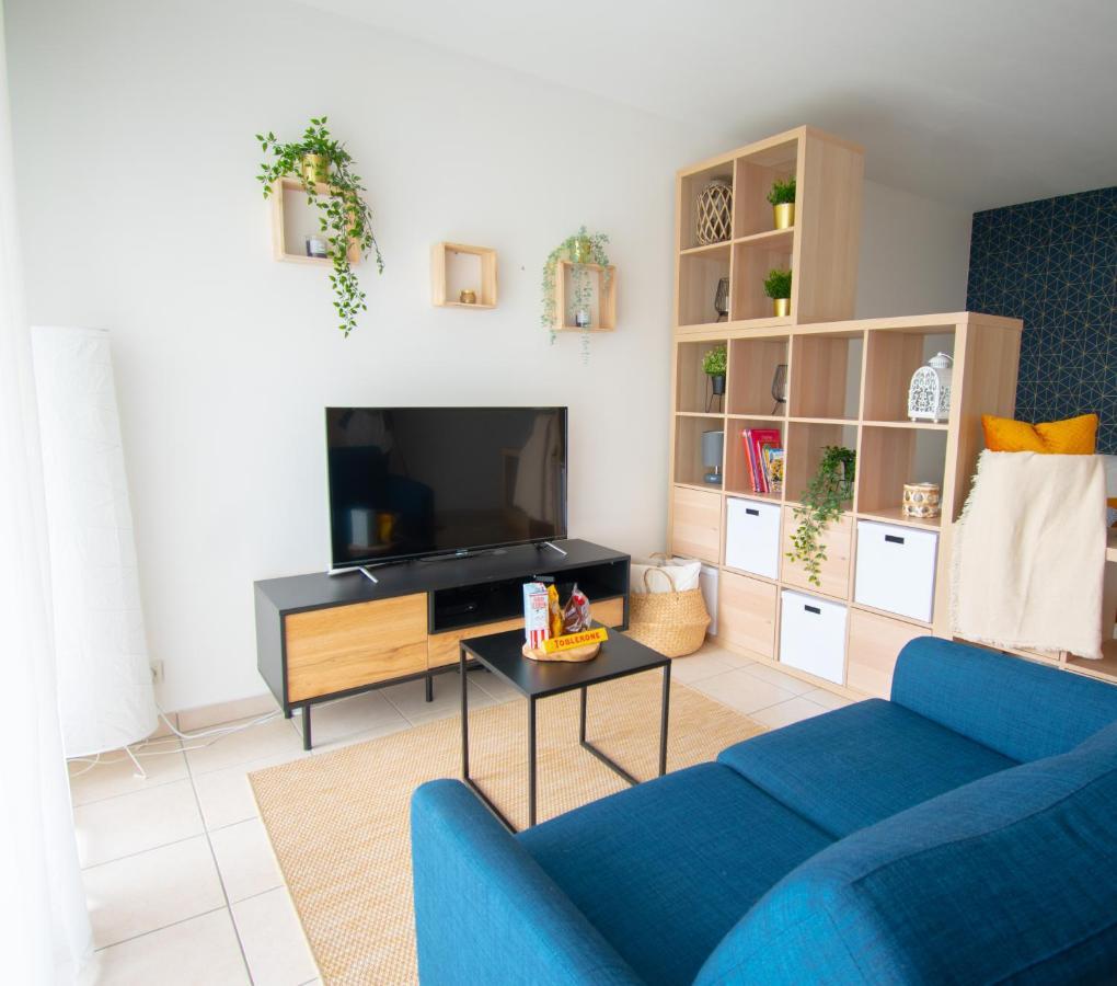 Studio Charmant Cergy Le Haut Au Pied De La Gare ! Parking Prive ! Apartment Екстериор снимка